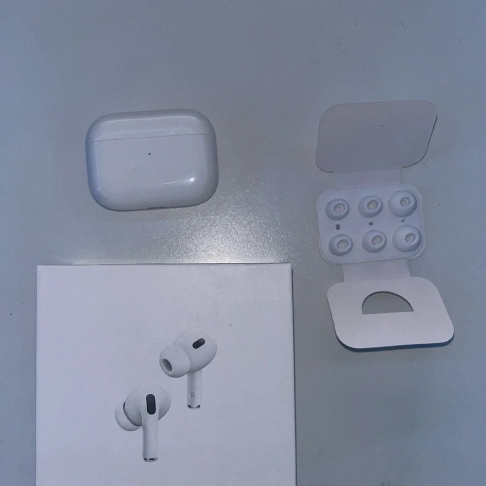 Wireless Earbuds with Charging Case - White